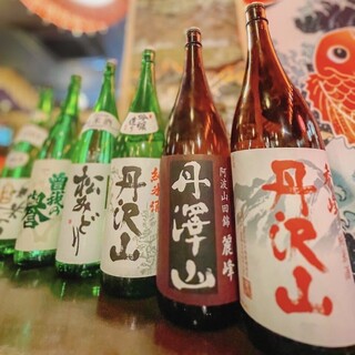 お刺身に合う歴史ある地酒・新鮮なフルーツを使ったサワーが自慢