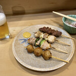 串焼き割烹　八十八 - Bセット(4本)、瓶ビール(中瓶)