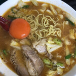 麺屋 大円 - スタミナラーメン生卵付きです！