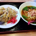台湾料理 龍華 - ラーメンセット（台湾ラーメン＆炒飯）（2023.1）