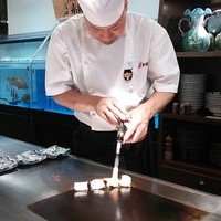 素敵館 - キアラをバーナーで炙っているところです♪