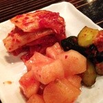 炭焼 金蔵 本店 - キムチ盛り