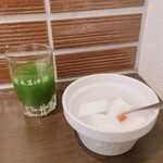 Chaini-Zu Dainingu Shi-Ja Saikan Fuku - 自家製野菜ジュース/デザート