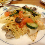 ピッコロヂヂ - 生パスタ (エビ、イカ、アサリ入りのレジネッテ)