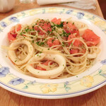 ピッコロヂヂ - マツイカとフレッシュトマトのスパゲッティ
