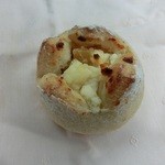 こなkona工房 - パイナップルクリームチーズパン（160円）