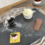 ワイズ カフェ - 