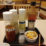 あさひ川 井泉 - お好みで調味料を。