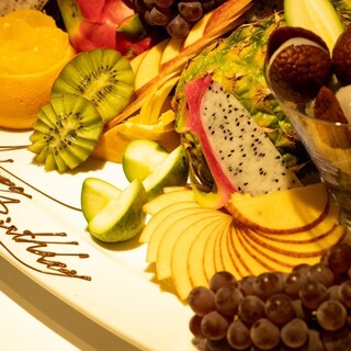 [Very popular for birthdays, anniversaries, etc.! 】Fruit & cake plate◎
