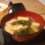 Izakaya Yu Kemuri - 豆腐、わかめ、油揚げの味噌汁