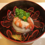 赤坂 詠月 - 海老芋真薯、車海老と菜の花乗せ、澄まし仕立て