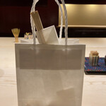 銀座うち山 - お土産（おにぎり2個・箸・オリジナル手ぬぐい）