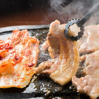 人气的韩式烤猪五花肉自助餐!