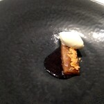 ル・ヴァンキャトル - アヴァン・デセール（紅玉のタルトタタン　ヴェルヴェーヌ・レモンソース、ヴェルヴェーヌのアイス）