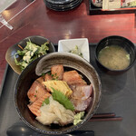 鮨ダイニング 旨海 - マグロとサーモンの炙り漬け丼　1200円