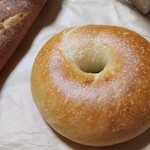 ハナサクベーカリー - もちもちプレーンベーグル