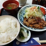 二見食堂 - 生姜焼定食800円