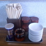 たんめんや - 特性ラー油と胡椒など