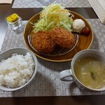 Cafe OWL - メンチカツ定食。