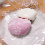 北海道おはぎ よしかわ - 紅白饅頭が一番おいしかった