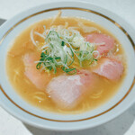 弥五郎 - 鶏豚うすくち正油ラーメン麺小(100g)