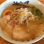 山小屋 - 料理写真:よくばりラーメン。780円。