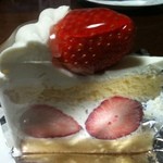 多根果実店 - イチゴショート