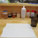 ラーメン 三亀 - 卓上