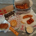 ケンタッキーフライドチキン - 料理写真:チョコパイ 240円/3Pオリジナルチキン 780円/チキンフィレバーガー 390円/ビスケット 240円/カーネルクリスピー 240円/ナゲット3ピース 270円/ポテトS 240円/コールスローS 240円