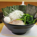 ラーメン 三亀 - 特三亀ラーメン＋白髪ネギ