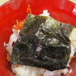 ラーメン 三亀 - ご飯に海苔