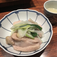 とり田 博多本店 - お肉。大きなぶつ切りで食べ応え。柔らかでおいしい。