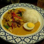 タイ王国料理 クンメー1 - イエローチキンカレー