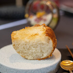 プレゼンテ スギ - 2023.3 本日の焼き立てパン（チーズのフォカッチャ、千葉産ドライフィグ入り発酵バター）