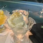 シリ タイ キュイージーヌ - マンゴーアイスとココナッツアイス