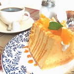 カフェ・ラルエット - 料理写真:デコポンのシフォン(￥300)、ブレンドコーヒー(￥400)。リーズナブルが嬉し。