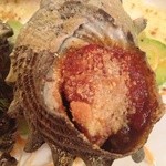 ビストロ ポップコーン - サザエのトマト焼き