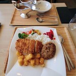 レストラン・ポルト - 「ハンバーグ&ロースカツカレー(2人前)」2600円
            