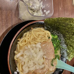 横浜家系ラーメン 丸岡商店 - 