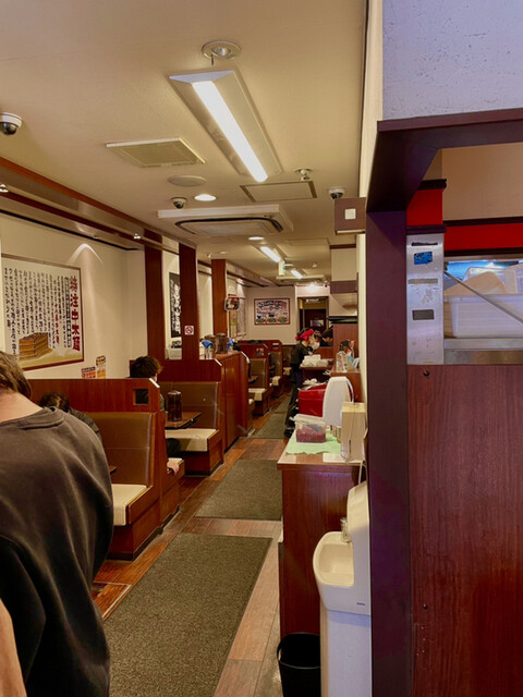 Yokohama Iekei Ramen Maruoka Shoten Higashishinmachiten photo 4