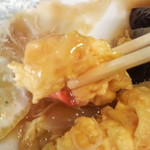 新華苑 - 酢豚のタレに絡めてもおいしい。