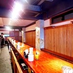 支那麺 はしご - 長ーいカウンターのみ２０名は座れるかな？