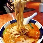 支那麺 はしご - 麺は中細ストレート麺