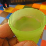 レ・グーテ - ここから13/07/お店に入ると・・・蜂蜜レモンを頂けます！！・・・床カラフルなん分かります！？