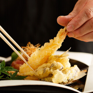 Weekends and holidays only (reservations required) Japanese-style meal lunch course
