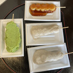 横丁とうふ店 最上川千本だんご - 団子が見えません。たっぷり