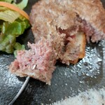 Maedaya - 肉質がいいからこそできるレアハンバーグ