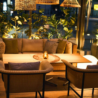 Enjoy a stylish meal on the open terrace seating♪ Can be reserved private use