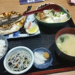Shokudou Takahiro - 鯵の開き、もつ煮、春雨酢の物、白味噌汁