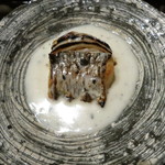 焼物　太刀魚と新玉葱の炭火焼き　トリュフソース